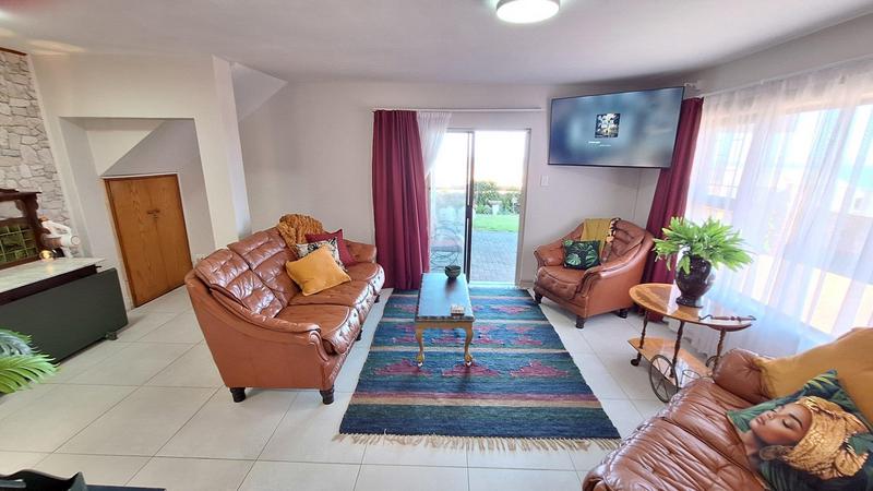5 Bedroom Property for Sale in Reebok Western Cape
